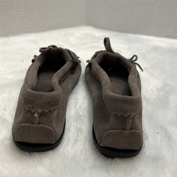 MINNETONKA Suede Moccasins, gray size 6 - Picture 6 of 13